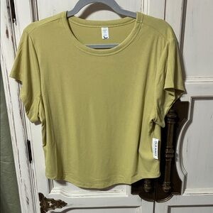 Old Navy Light Olive Short Sleeve Tee
